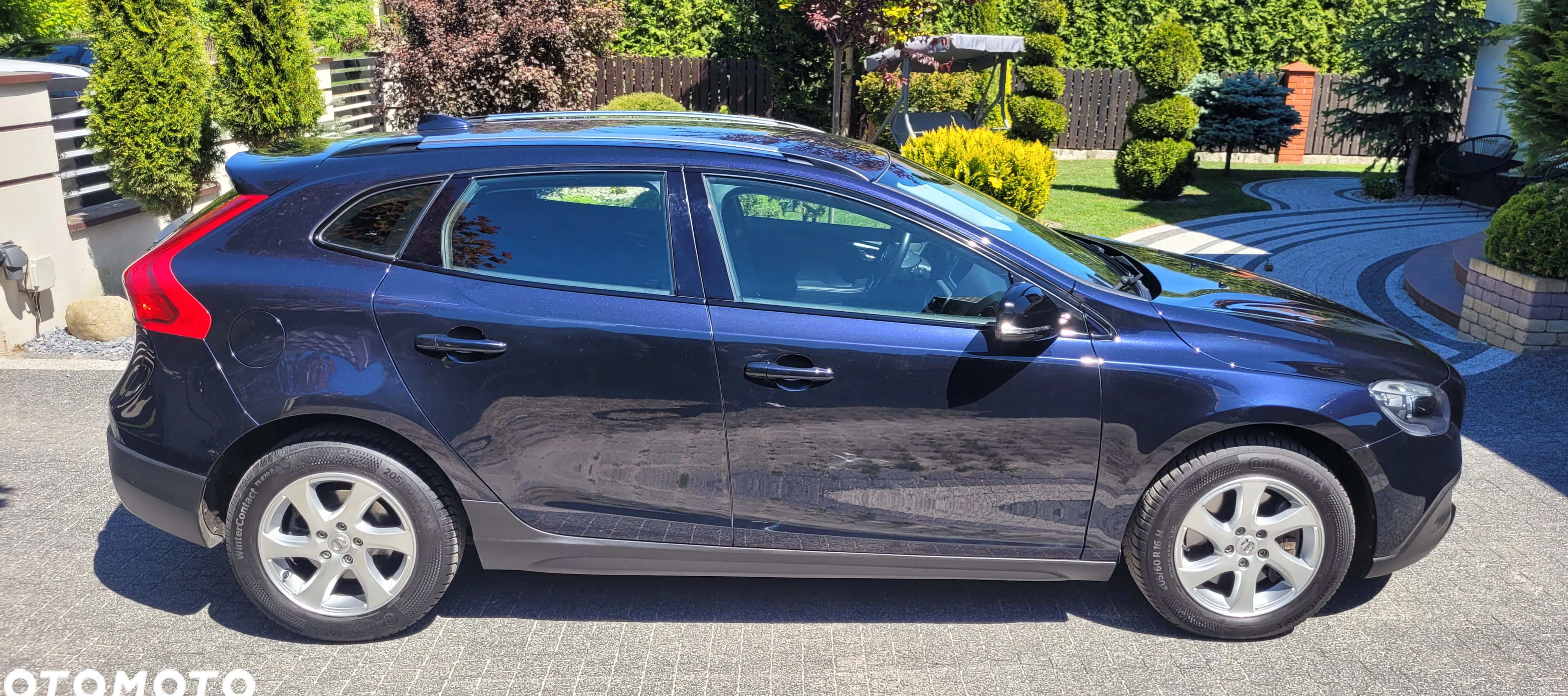 Volvo V40 cena 64900 przebieg: 109000, rok produkcji 2016 z Garwolin małe 211